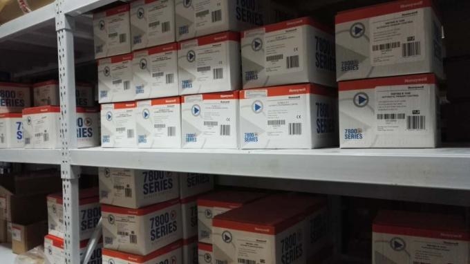 Honeywell Combustion Controller EC7823A1004 Spot 20 Original Brand New Made in USA for Installation Works