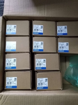 OMRONI E5GC-QX1ACM-000 Temperature Controller Temperature Gauge