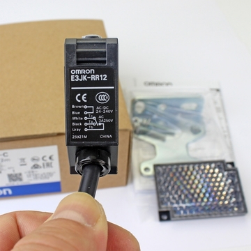 Japan Switch E3JK-TR11-C 2M OMS Switch Sensor Original and New