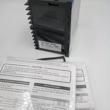 Japan Fuji Temperature Controller PXF9AEY2-1W100 PXF5ACY2-1W100 Spot 20 Original PXF9AEY2-1WH00