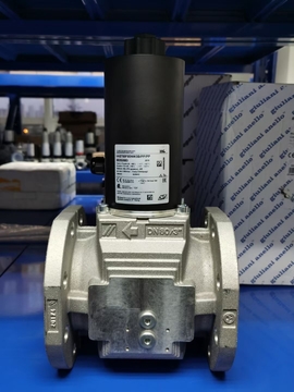 German Kromschroder Valve Detector Model: VAS780F-05NW3B/PP/PP  Model: VAS780F05LW3E/PP/PP Original New