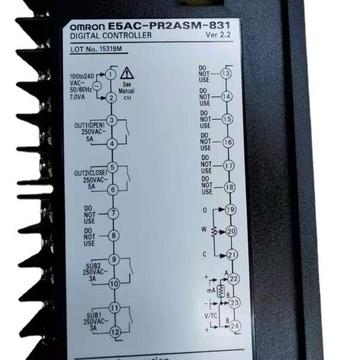 Japan E5AC-PR2ASM-831 Digital Thermostat Original and Brand New